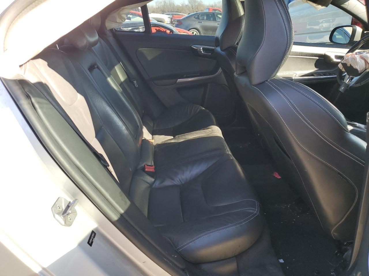 2016 VOLVO S60