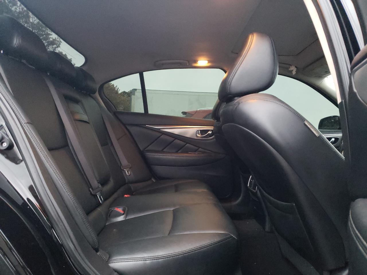 2015 INFINITI Q50