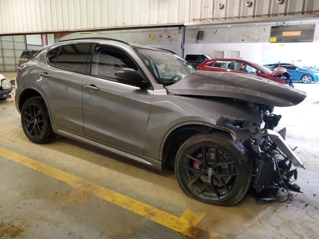 Alfa Romeo Stelvio 2021 