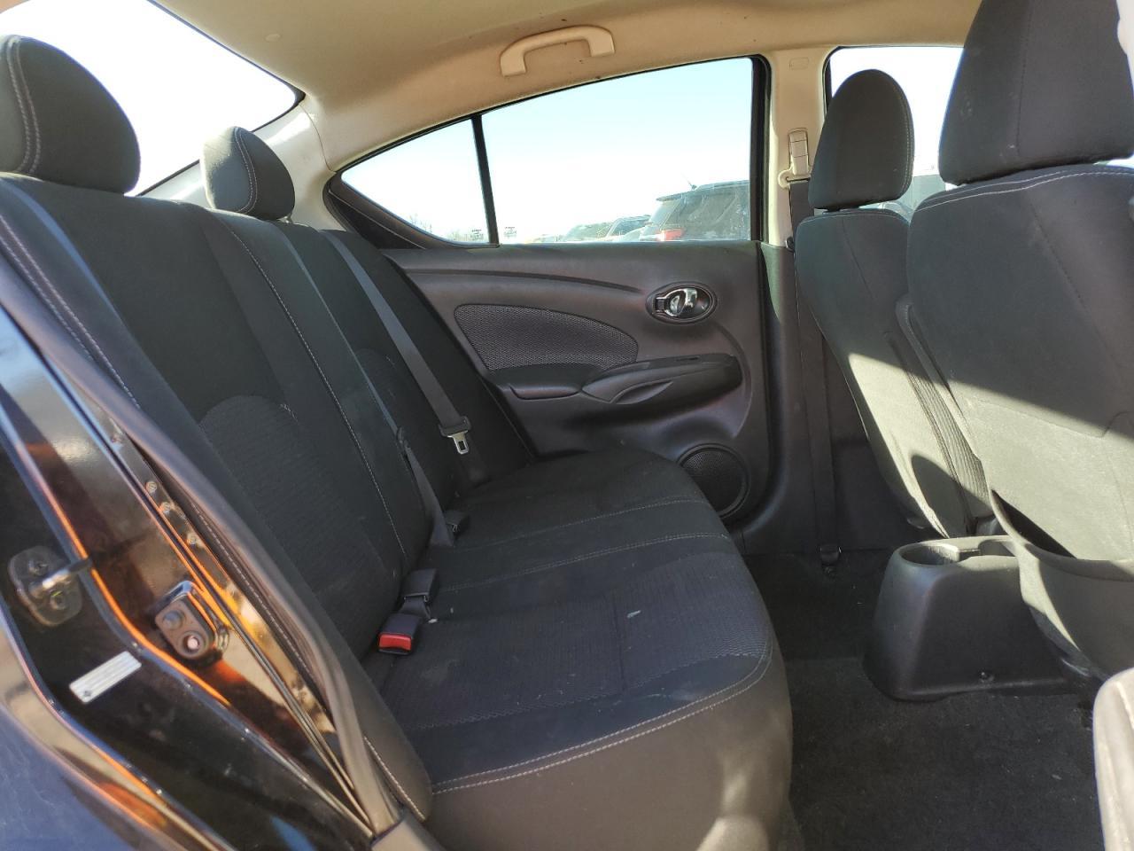 2017 NISSAN VERSA