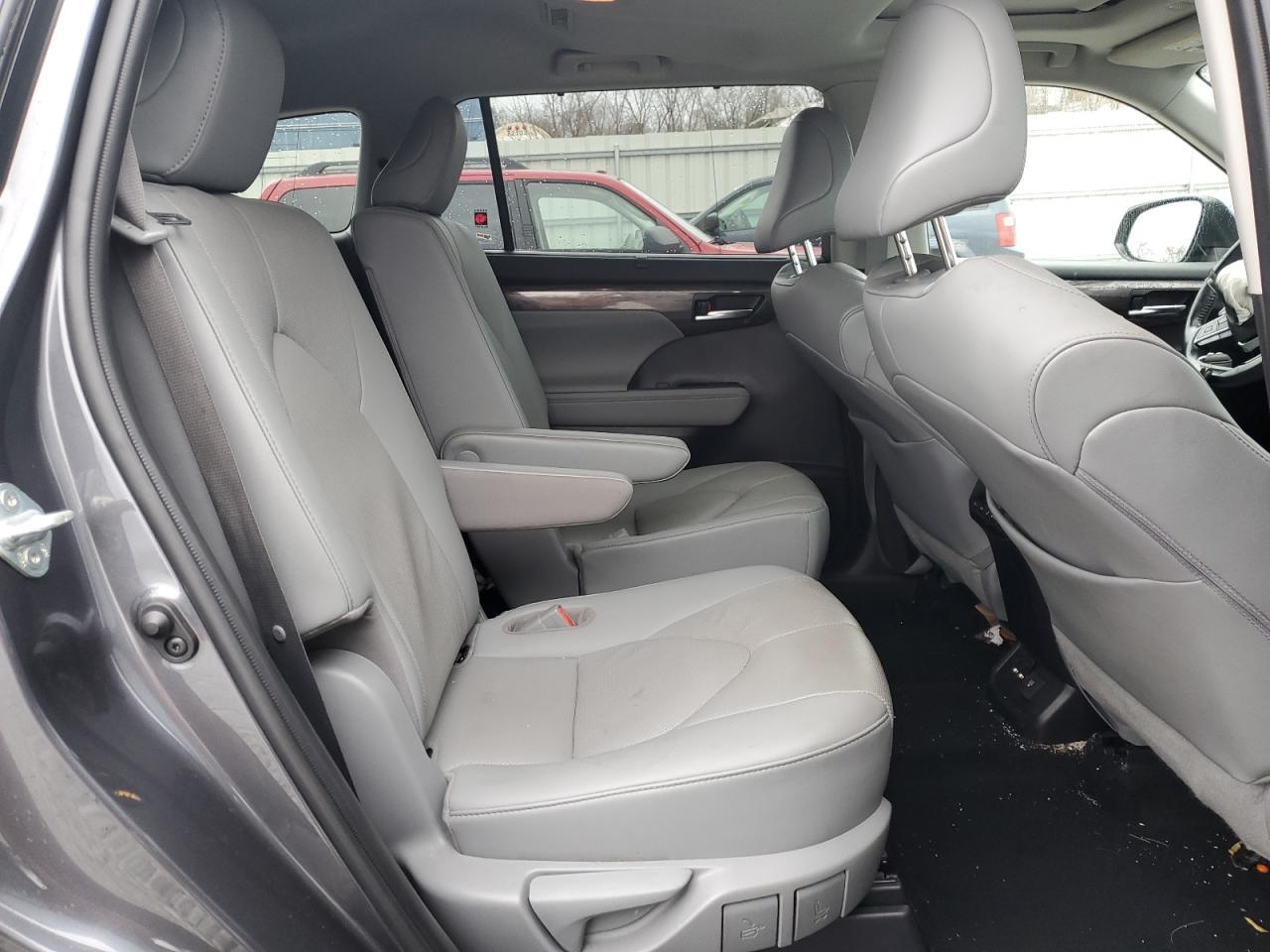 2020 TOYOTA HIGHLANDER