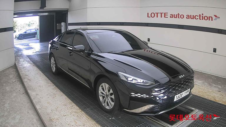 2022 KIA K8