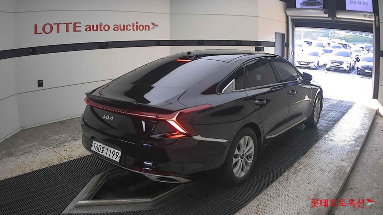 2022 KIA K8