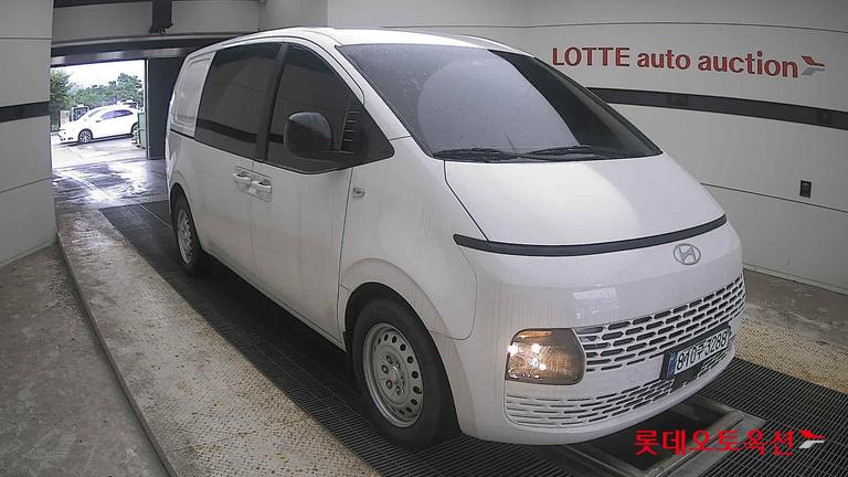 2025 HYUNDAI Staria