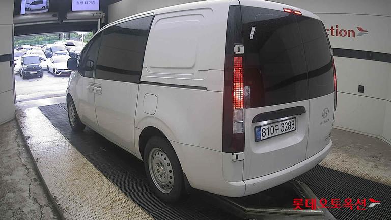 2025 HYUNDAI Staria
