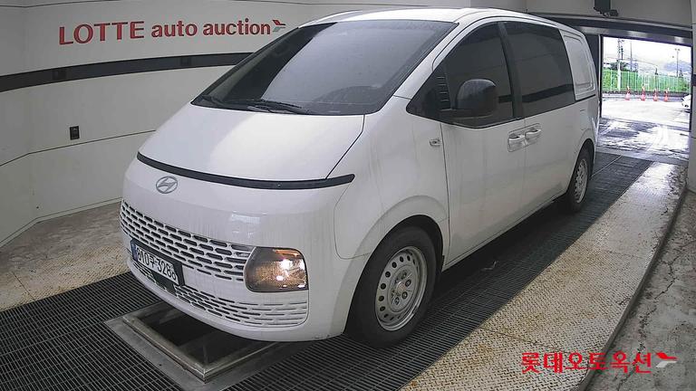 2025 HYUNDAI Staria