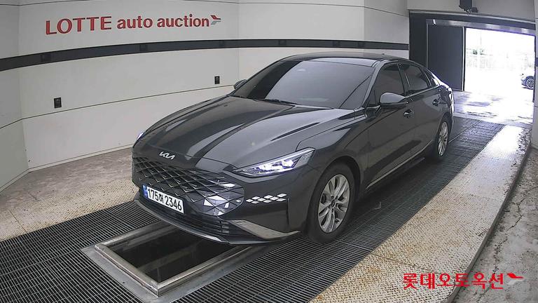 2023 KIA K8