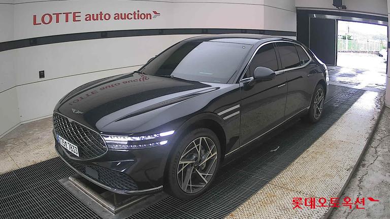 2023 GENESIS G90