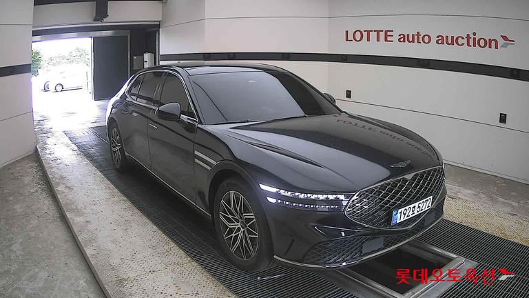 2023 GENESIS G90