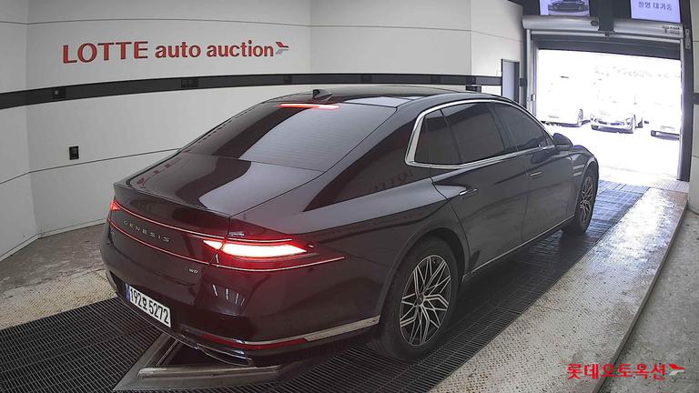 2023 GENESIS G90