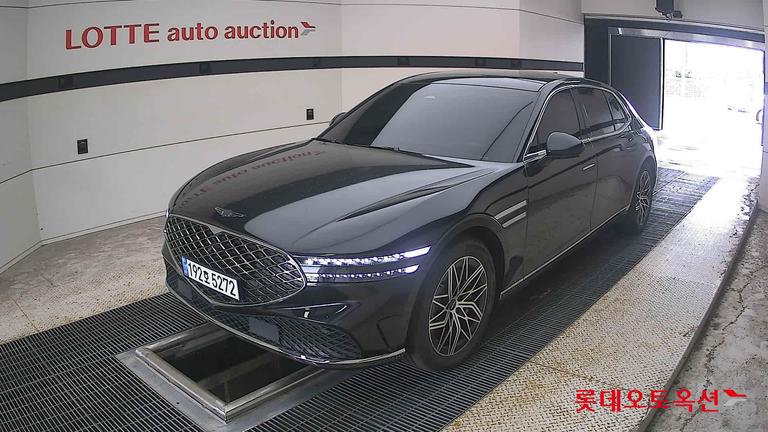 2023 GENESIS G90