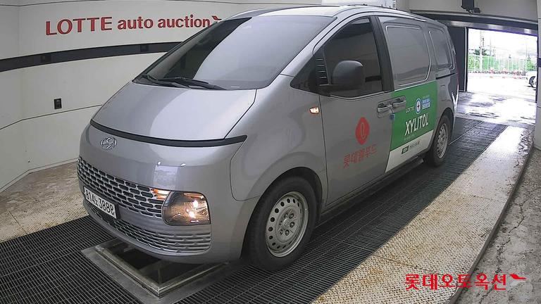 2024 HYUNDAI Staria