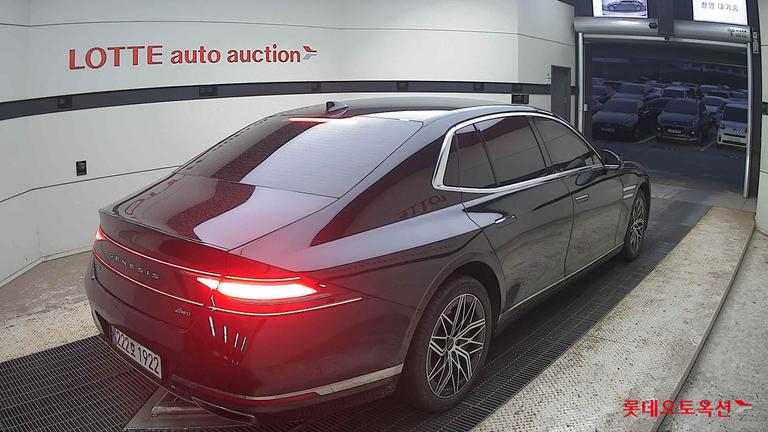 2023 GENESIS G90