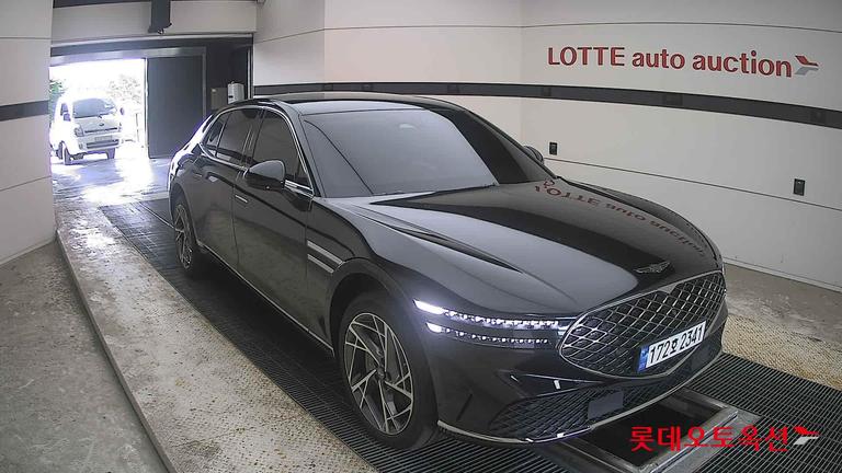 2023 GENESIS G90
