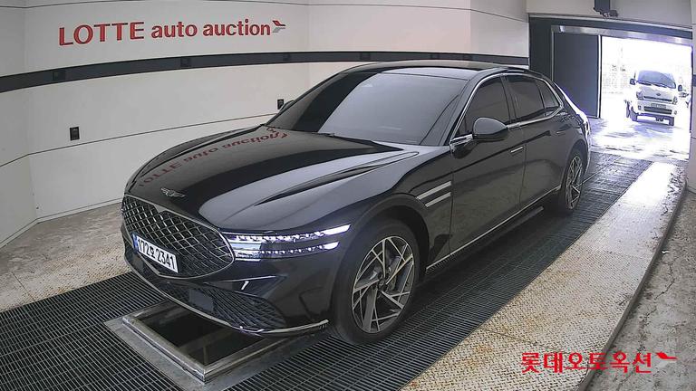 2023 GENESIS G90