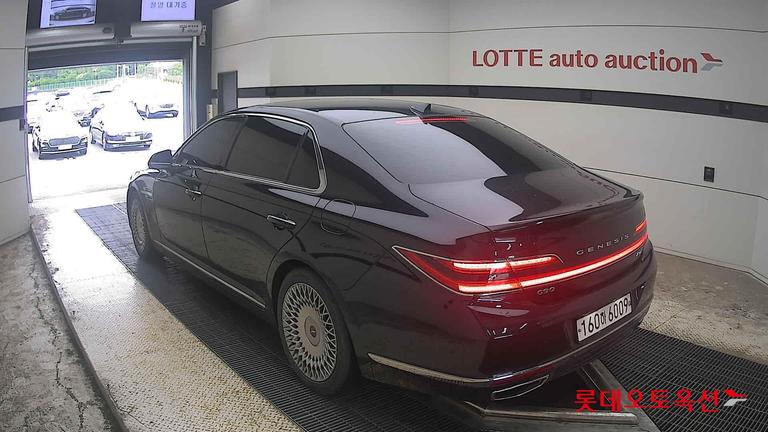 2021 GENESIS G90