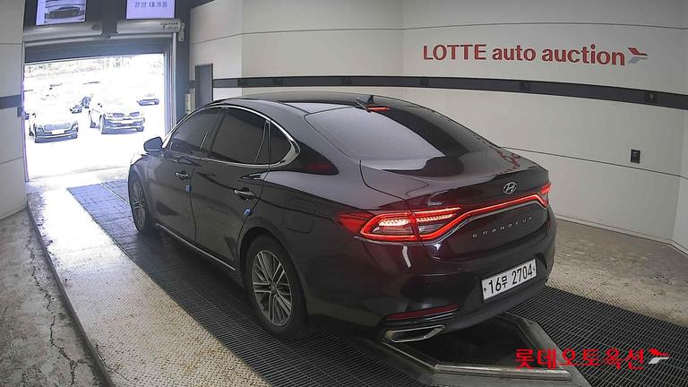 2018 HYUNDAI Grandeur