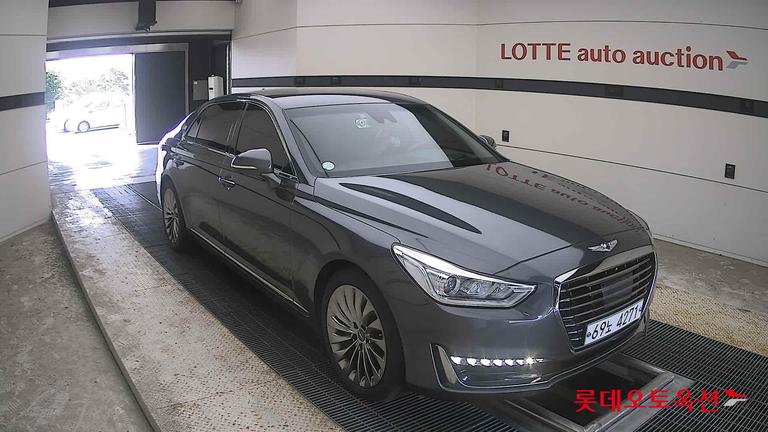 2017 GENESIS G90