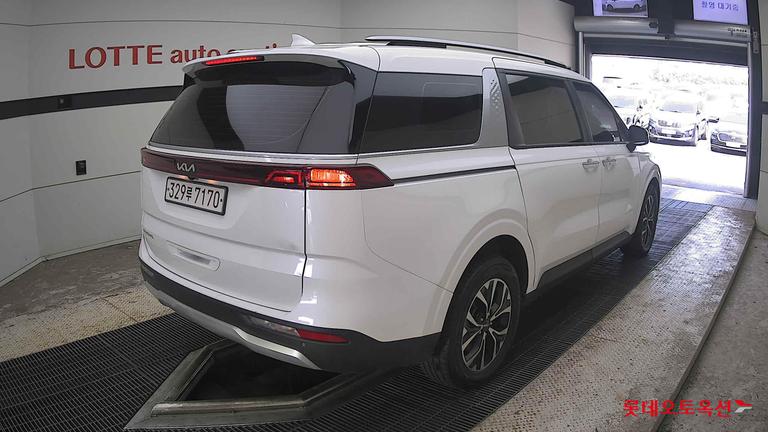 2023 KIA Carnival
