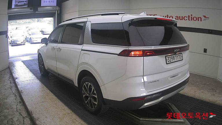 2023 KIA Carnival