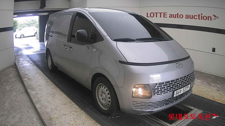 2022 HYUNDAI Staria