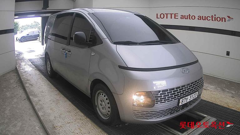 2022 HYUNDAI Staria