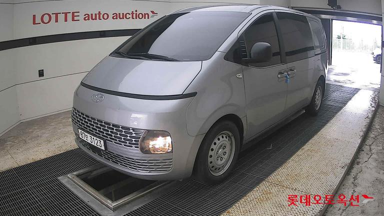 2022 HYUNDAI Staria