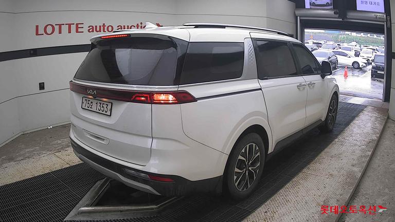 2023 KIA Carnival