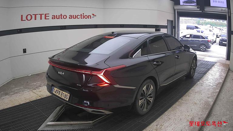 2023 KIA K8