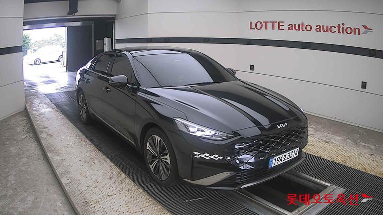 2023 KIA K8