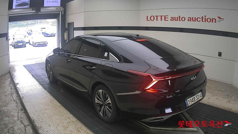 2023 KIA K8