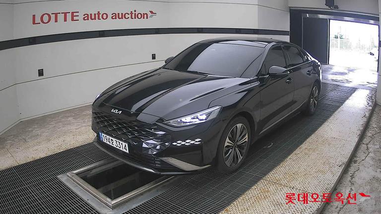 2023 KIA K8