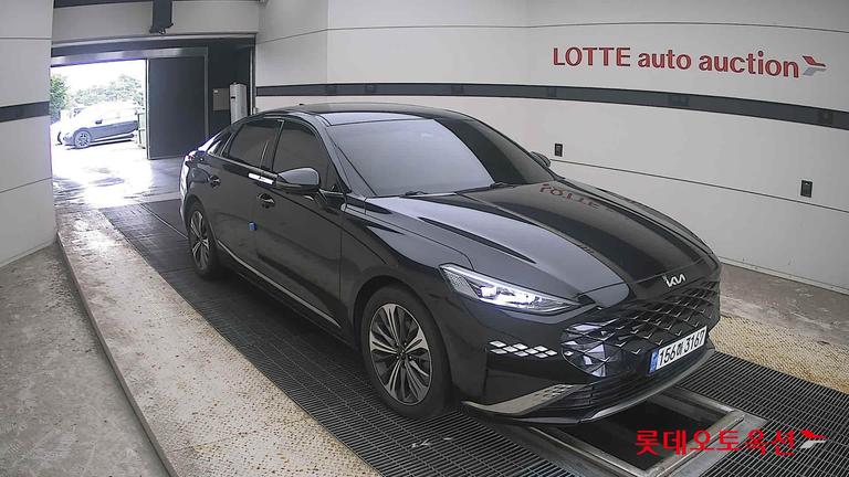 2023 KIA K8