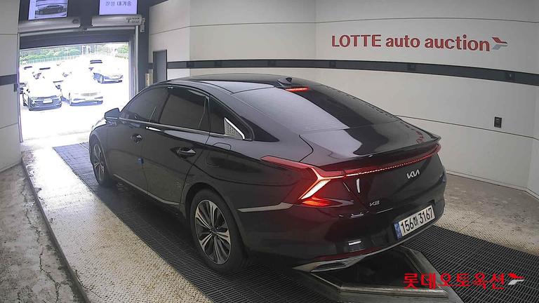 2023 KIA K8