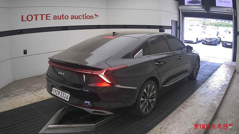 2023 KIA K8