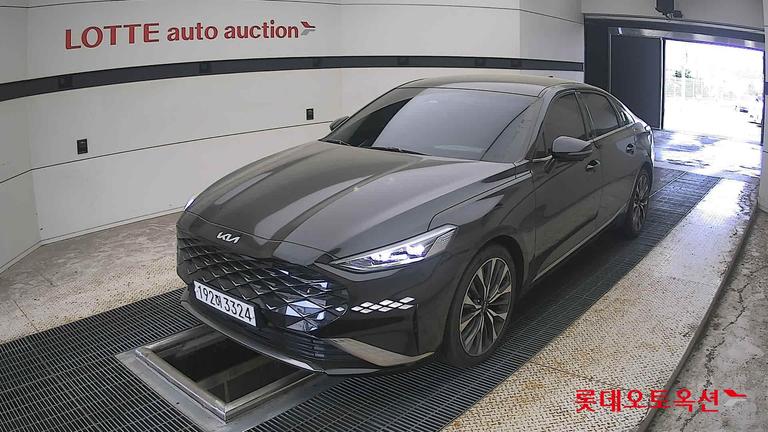 2023 KIA K8