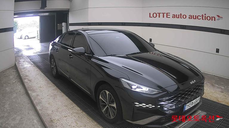 2023 KIA K8