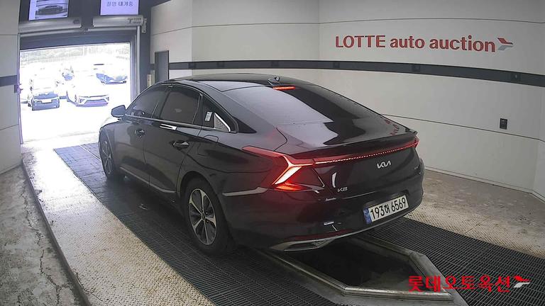 2023 KIA K8