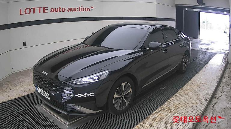2023 KIA K8