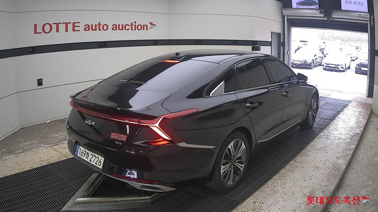2022 KIA K8