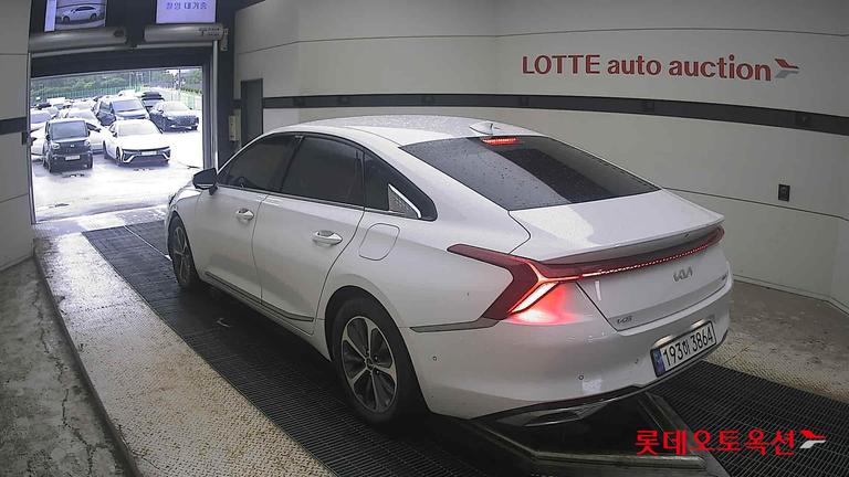 2022 KIA K8