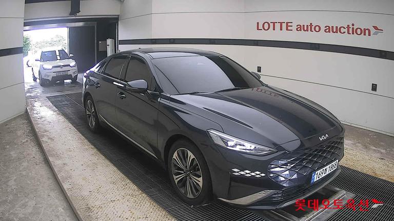 2022 KIA K8