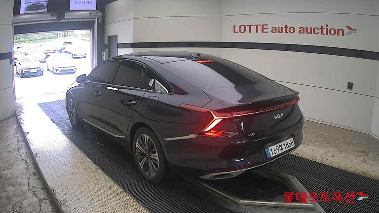 2022 KIA K8