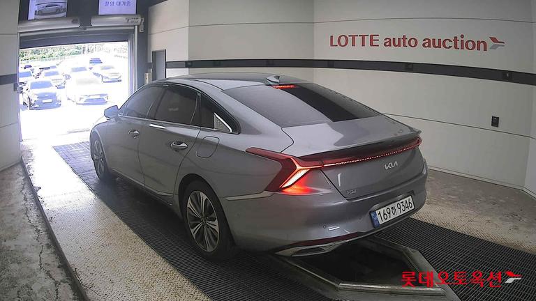 2023 KIA K8