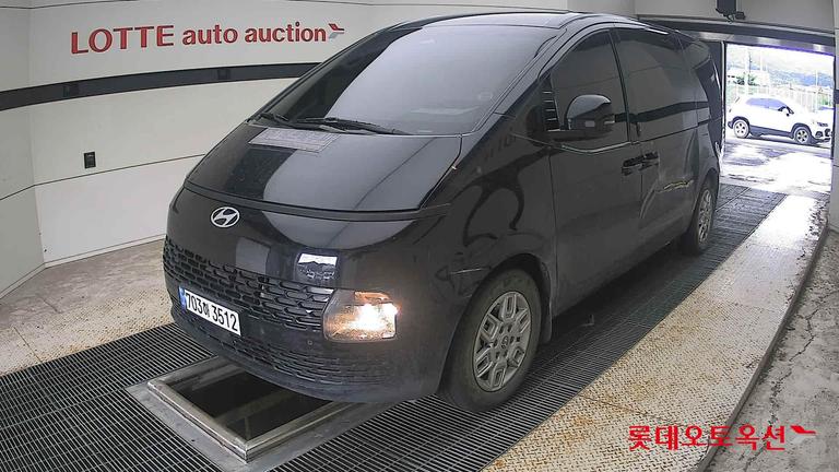 2025 HYUNDAI Staria
