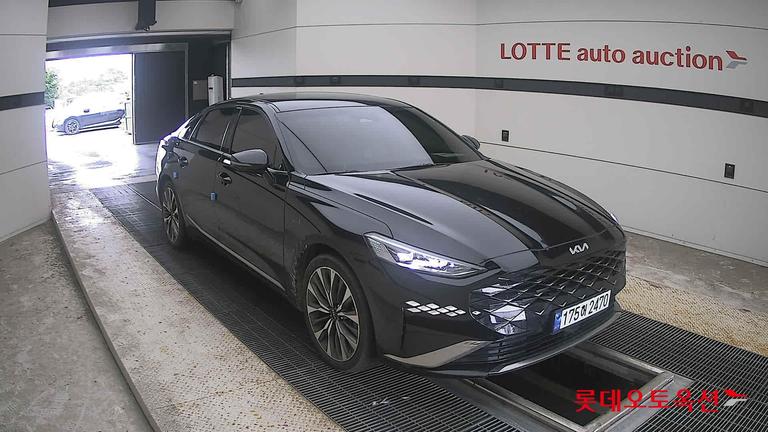 2023 KIA K8