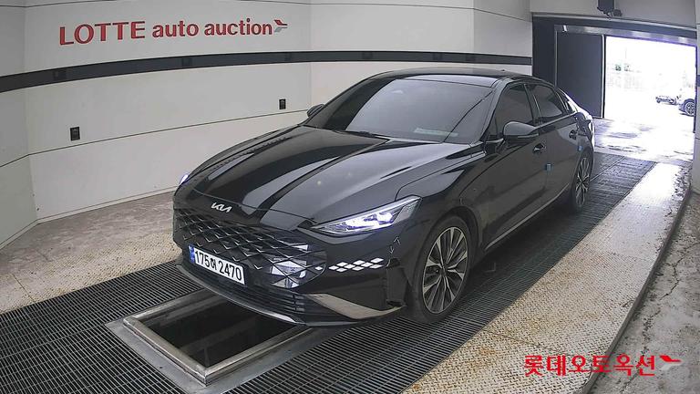 2023 KIA K8