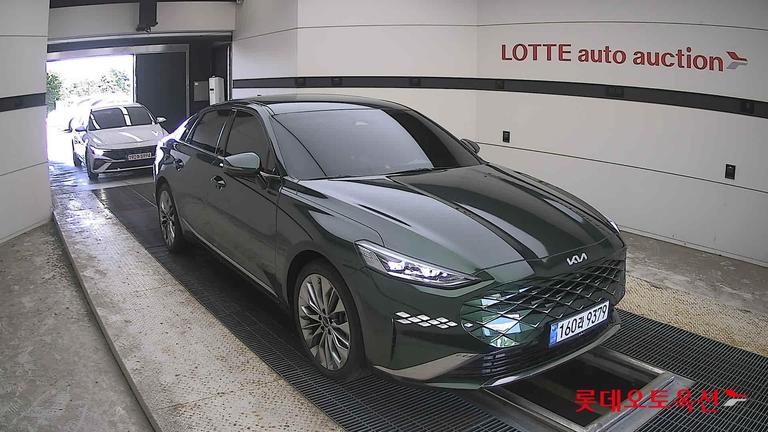 2022 KIA K8
