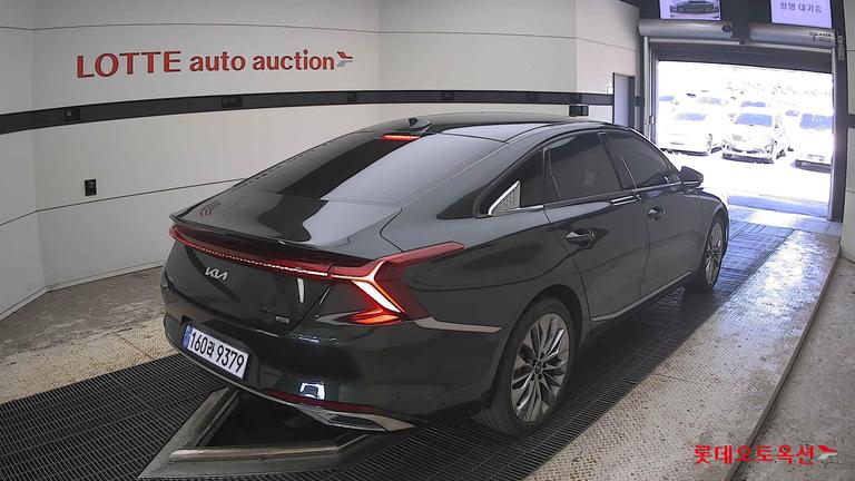 2022 KIA K8