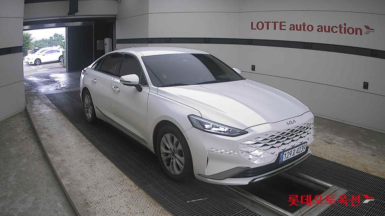 2022 KIA K8